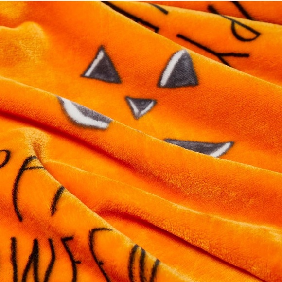 NWT Rae Dunn Seasonal/Halloween/Orange Pumpkin Soft Plush Throw Blanket 50x70 - Picture 6 of 6